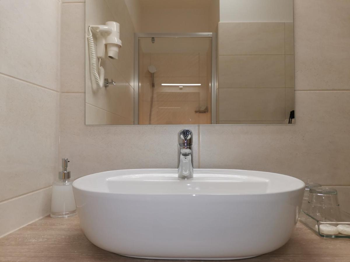 גיור Alfa Hotel מראה חיצוני תמונה