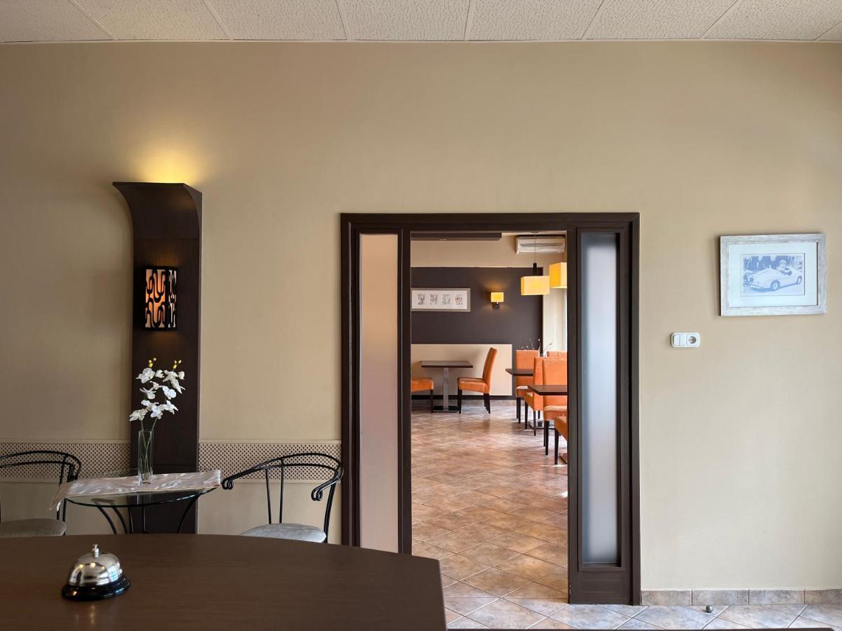 גיור Alfa Hotel מראה חיצוני תמונה