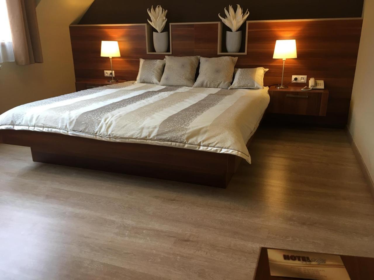 גיור Alfa Hotel מראה חיצוני תמונה